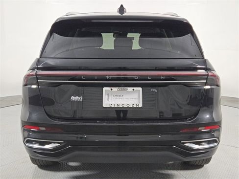 Certified 2024 Lincoln Nautilus Reserve image 5