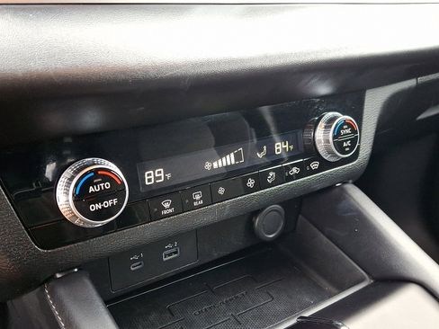 Used 2023 Mitsubishi Outlander ES image 15