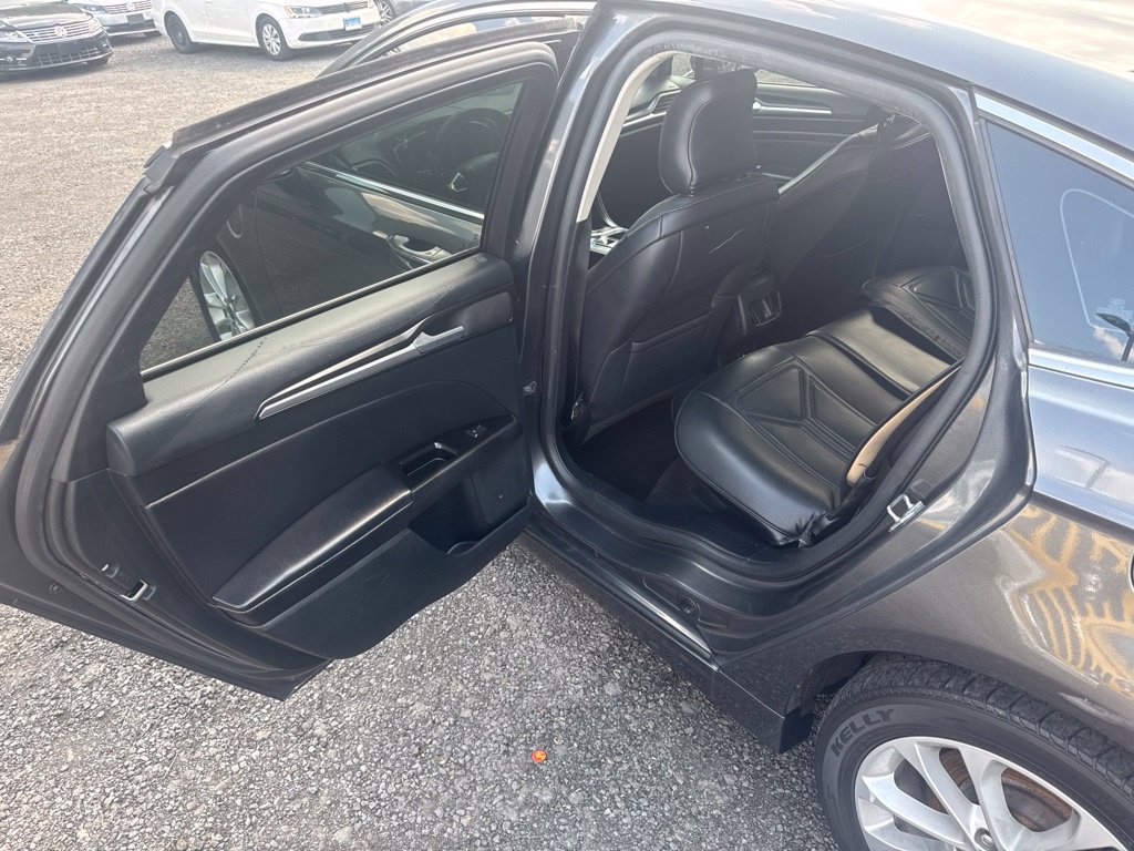 Used 2019 Ford Fusion Energi Titanium FWD image 37