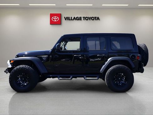 Used 2024 Jeep Wrangler Sport S image 2