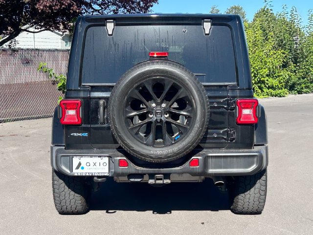 Used 2023 Jeep Wrangler Unlimited Sahara w/ Cold Weather Group AWD/4WD image 6