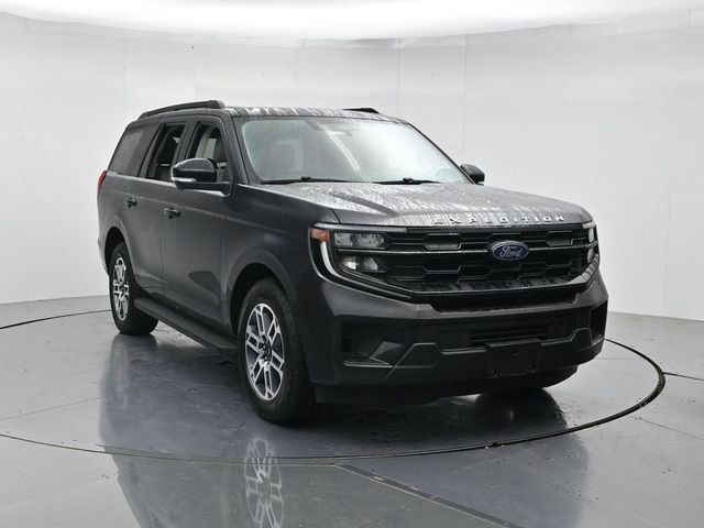 Certified 2025 Ford Expedition Active AWD/4WD image 5