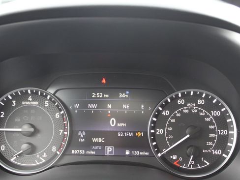 Used 2021 Nissan Armada SV image 31