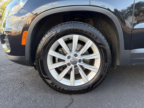Used 2017 Volkswagen Tiguan Limited w/ Alloy Wheels Package AWD/4WD image 26