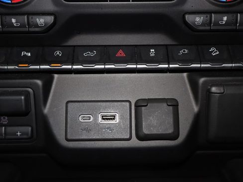 Used 2019 GMC Sierra 1500 AT4 w/ Off Road Performance Package AWD/4WD image 29