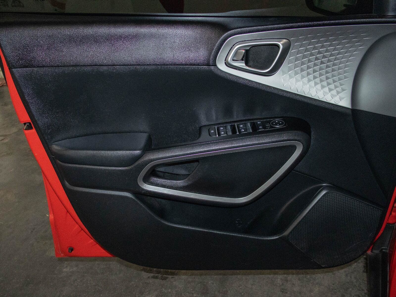 Used 2023 Kia Soul LX w/ Option Group 015 FWD image 10