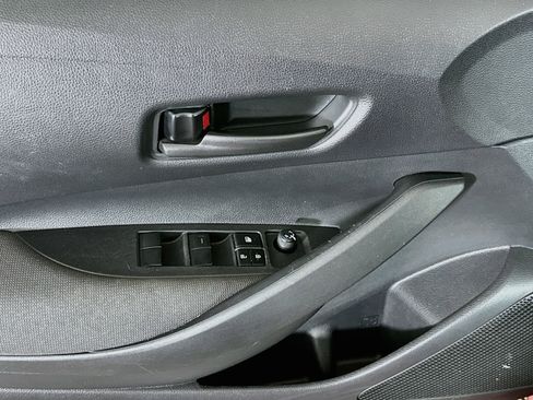 Used 2025 Toyota Corolla LE FWD image 15