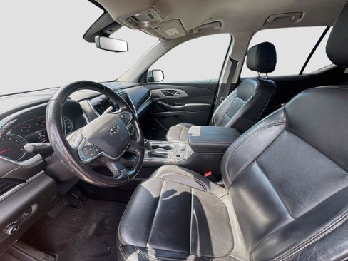Used 2020 Chevrolet Traverse RS FWD image 11