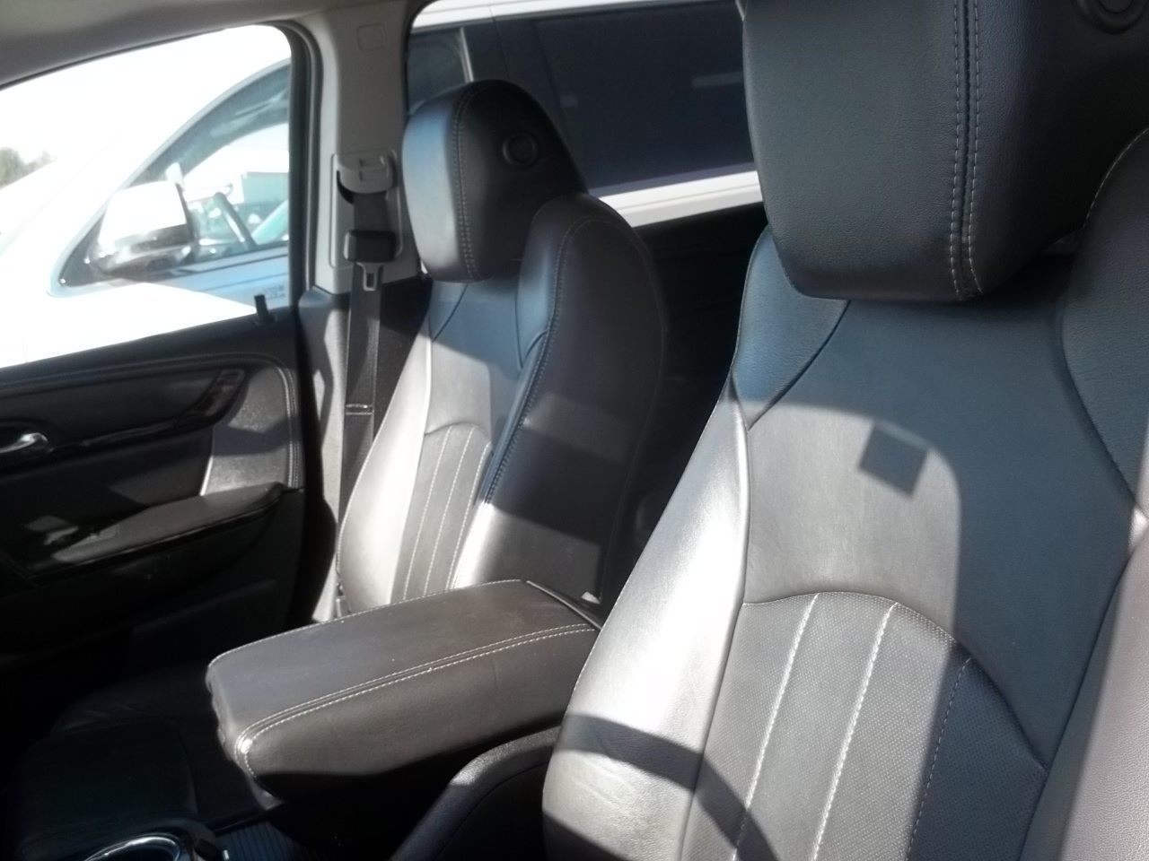 Used 2016 GMC Acadia Denali FWD image 9