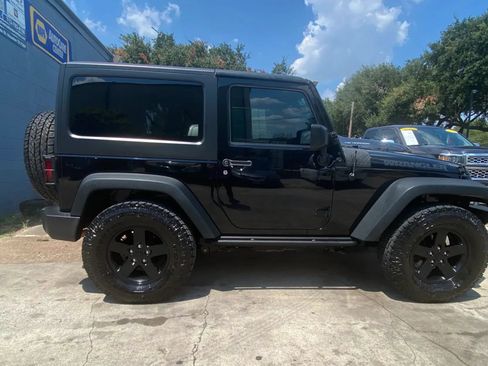 Used 2016 Jeep Wrangler Sport AWD/4WD image 6