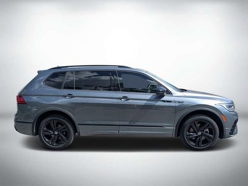 Used 2023 Volkswagen Tiguan SE R-Line FWD image 2