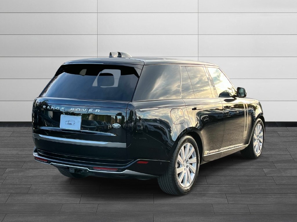 Used 2023 Land Rover Range Rover SE AWD/4WD image 5