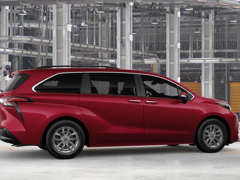 New 2026 Toyota Sienna XLE image 11