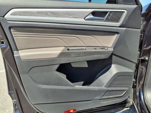 Used 2022 Volkswagen Atlas Cross Sport SE image 24