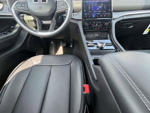 New 2025 Jeep Grand Cherokee L Limited w/ Luxury Tech Group II AWD/4WD image 21