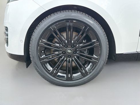 Used 2024 Land Rover Range Rover SE image 39