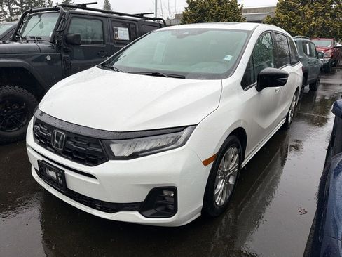 Used 2025 Honda Odyssey Sport-L image 3