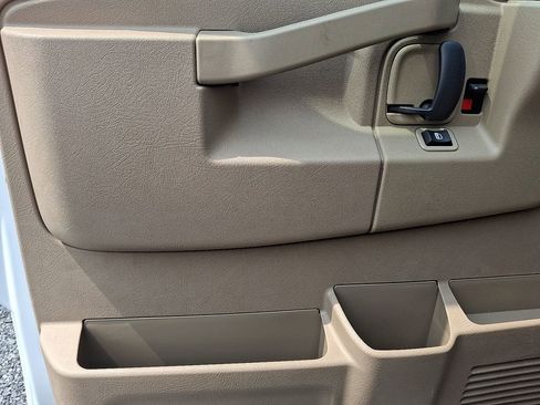 New 2025 Chevrolet Express 3500 w/ Driver Convenience Package image 7