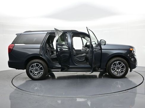 New 2025 Ford Expedition Active image 47