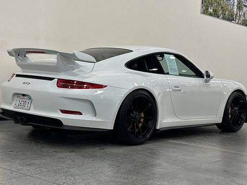 Used 2015 Porsche 911 GT3 RWD image 4