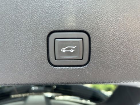 Used 2024 Cadillac XT6 Sport w/ Technology Package image 47