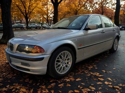 Used 2000 BMW 328i 328i Sedan 4D image 2