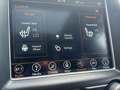 Used 2018 Jeep Grand Cherokee Limited image 20