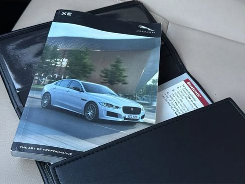 Used 2019 Jaguar XE Premium RWD image 21