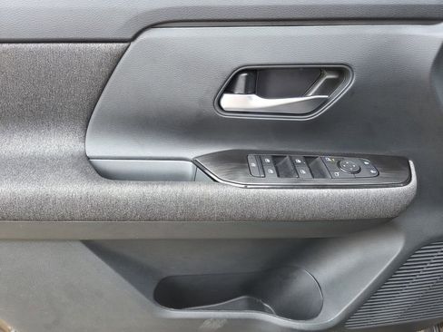 Used 2026 Nissan Kicks SV image 17