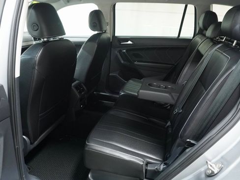 Used 2023 Volkswagen Tiguan SE image 10