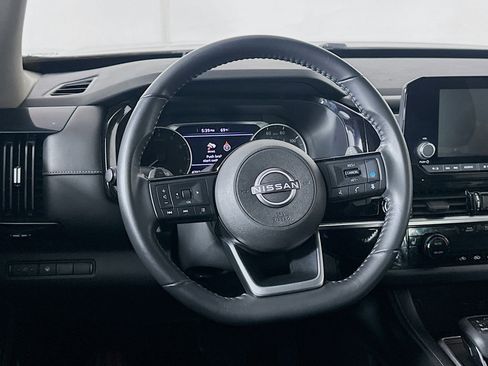 Used 2022 Nissan Pathfinder SV w/ SV Black Package FWD image 18