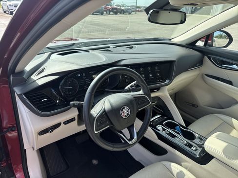 Used 2022 Buick Envision Essence w/ Technology Package I image 9