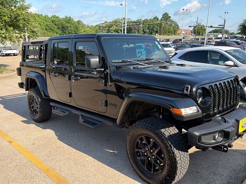 Used 2022 Jeep Gladiator Sport AWD/4WD image 1