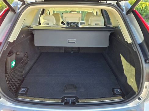 Certified 2025 Volvo XC60 T8 Ultra w/ Protection Package Premier image 26