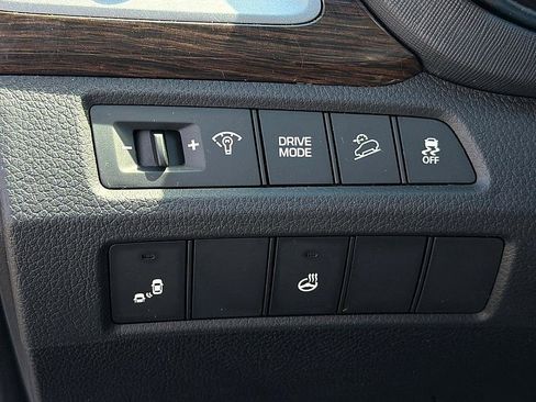 Used 2017 Hyundai Santa Fe Sport image 20