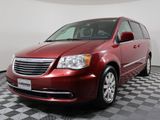 Used 2014 Chrysler Town & Country Touring image 5