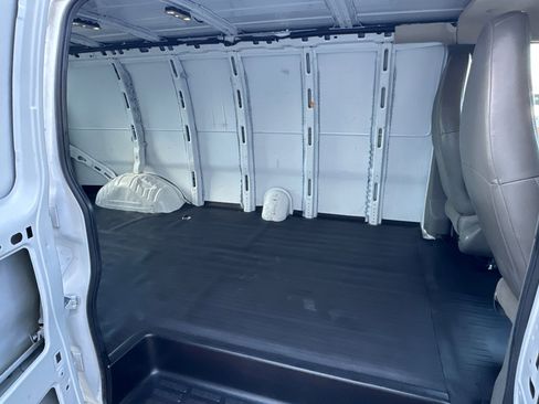 Used 2022 Chevrolet Express 2500 Extended w/ Driver Convenience Package image 10