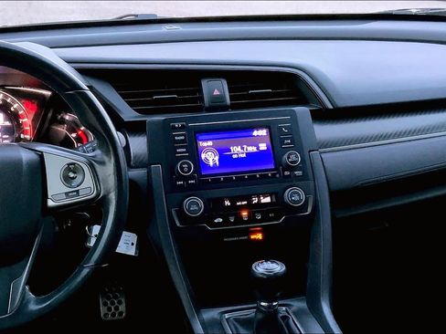 Used 2018 Honda Civic Sport image 6