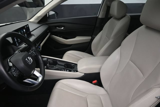 Used 2024 Honda Accord Touring image 16