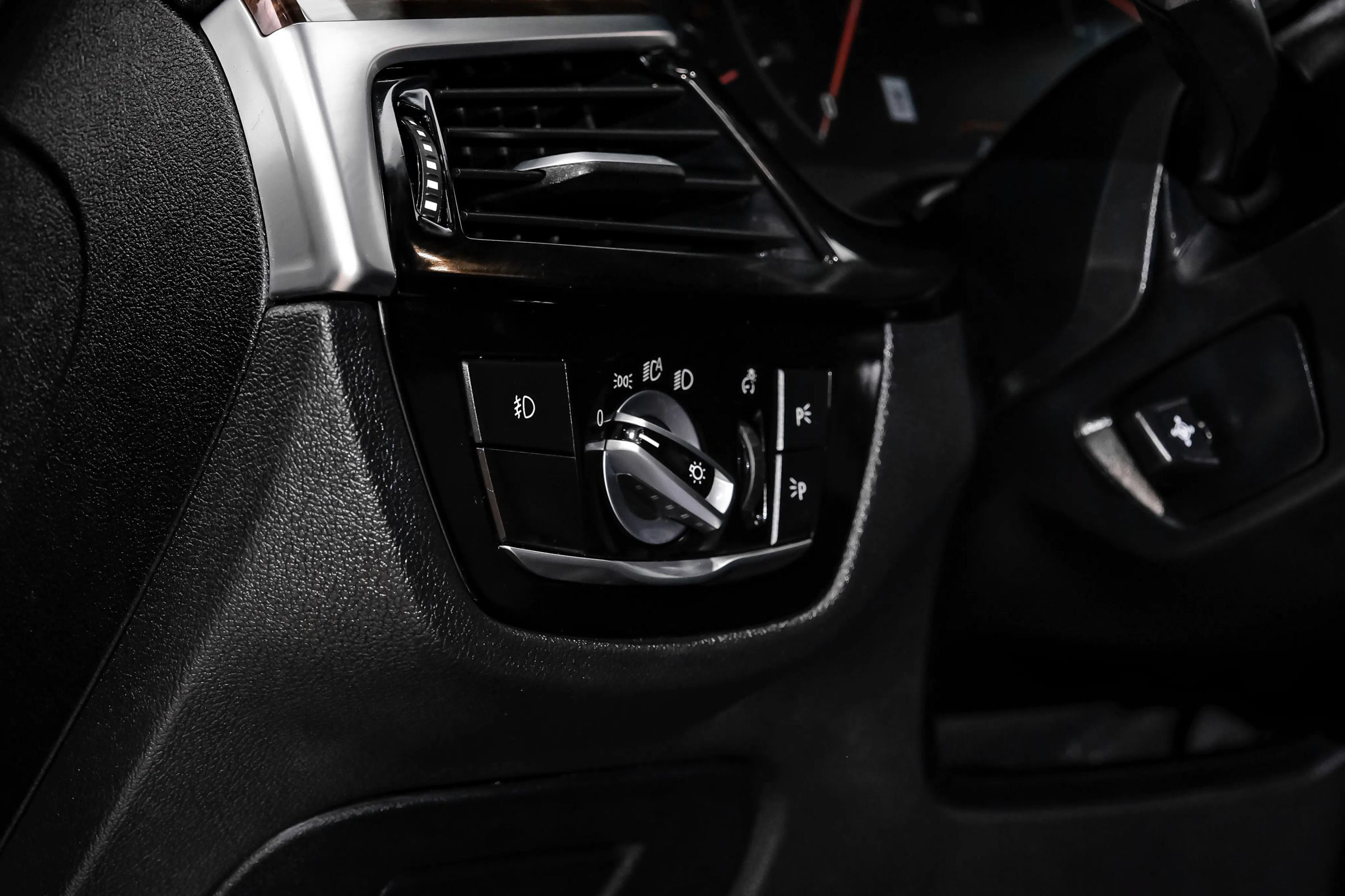 Used 2019 BMW 540i w/ M Sport Package RWD image 31