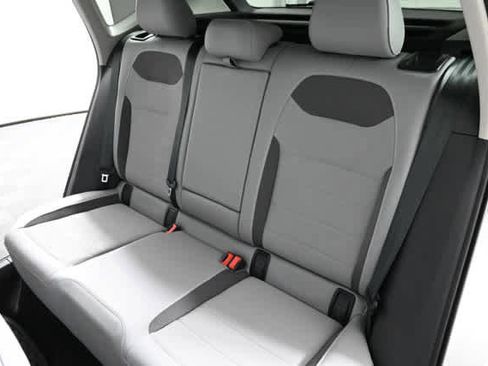 Used 2023 Volkswagen Taos SE w/ Panoramic Sunroof Package FWD image 13