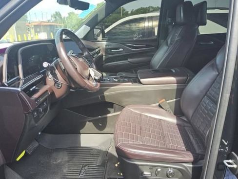 Used 2023 Cadillac Escalade Sport Platinum RWD image 6