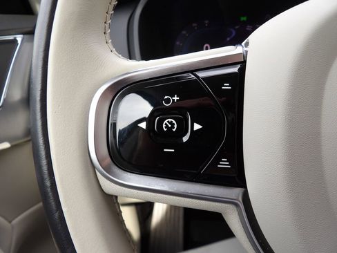 Certified 2023 Volvo XC90 B5 Core w/ Protection Package Premier image 19