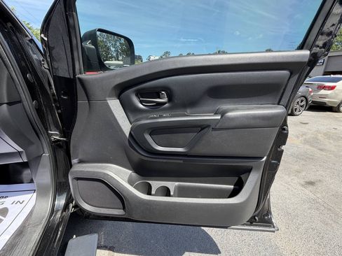 Used 2017 Nissan Titan S RWD image 23