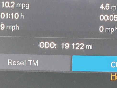 Certified 2024 Volvo XC40 B5 Ultimate w/ Protection Package Premier image 18