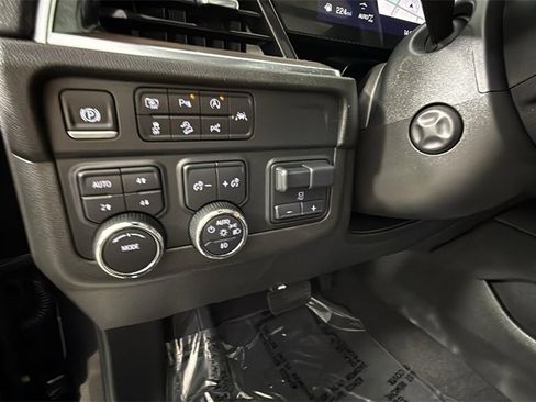 Certified 2025 Chevrolet Suburban Premier image 19