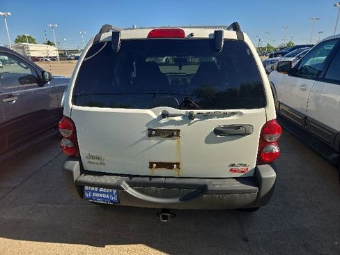 Used 2006 Jeep Liberty Sport AWD/4WD image 4