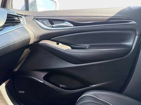 Used 2020 Buick Enclave Avenir w/ Avenir Technology Package FWD image 22