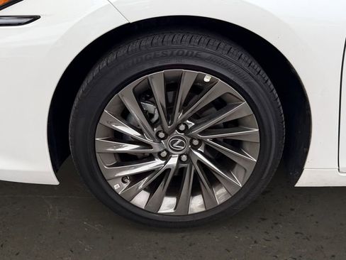 Certified 2025 Lexus ES 300h w/ Technology Package FWD image 26