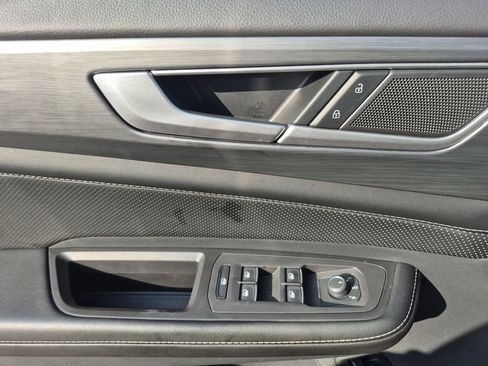 Used 2024 Volkswagen Atlas Cross Sport SE image 7